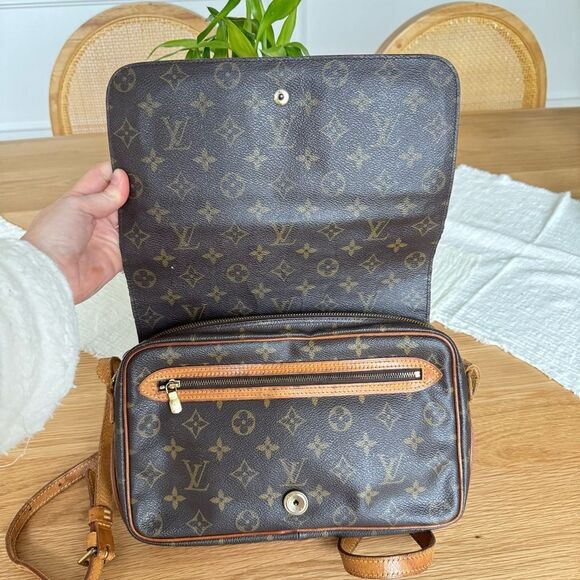 ✅AUTHENTIC✅LOUIS VUITTON SAINT GERMAIN CROSSBODY BAG - Picture 11 of 16